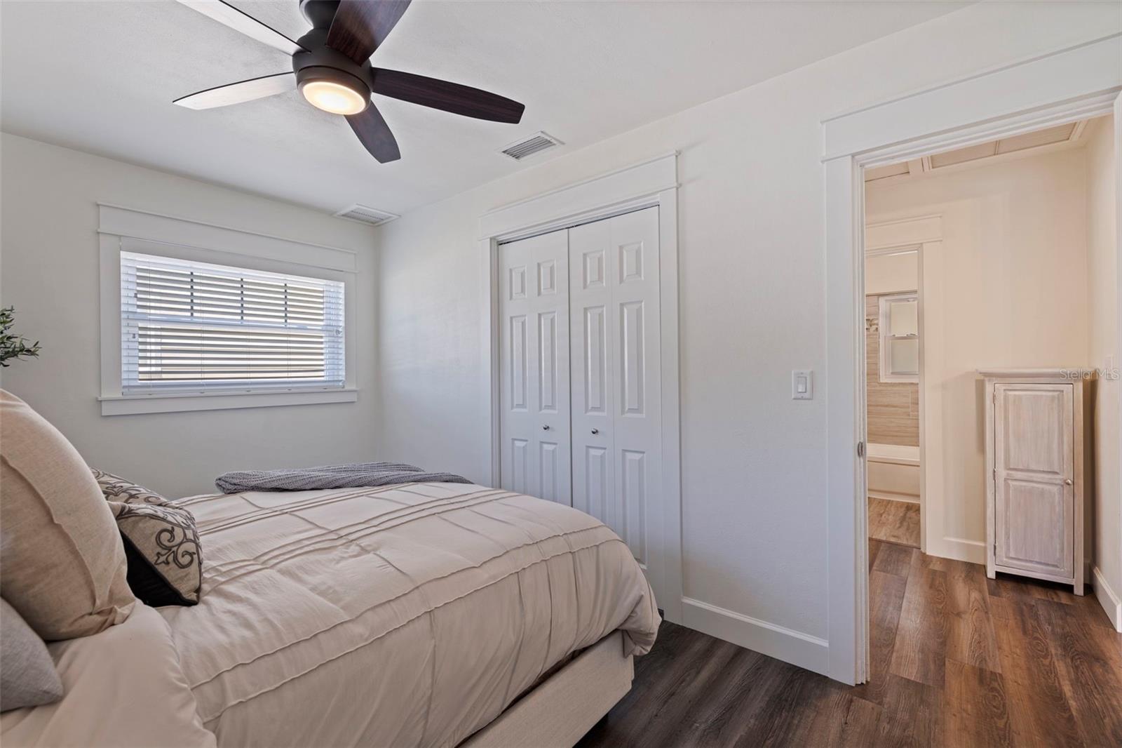 Image 12 of 41 For 1023 34th Avenue N