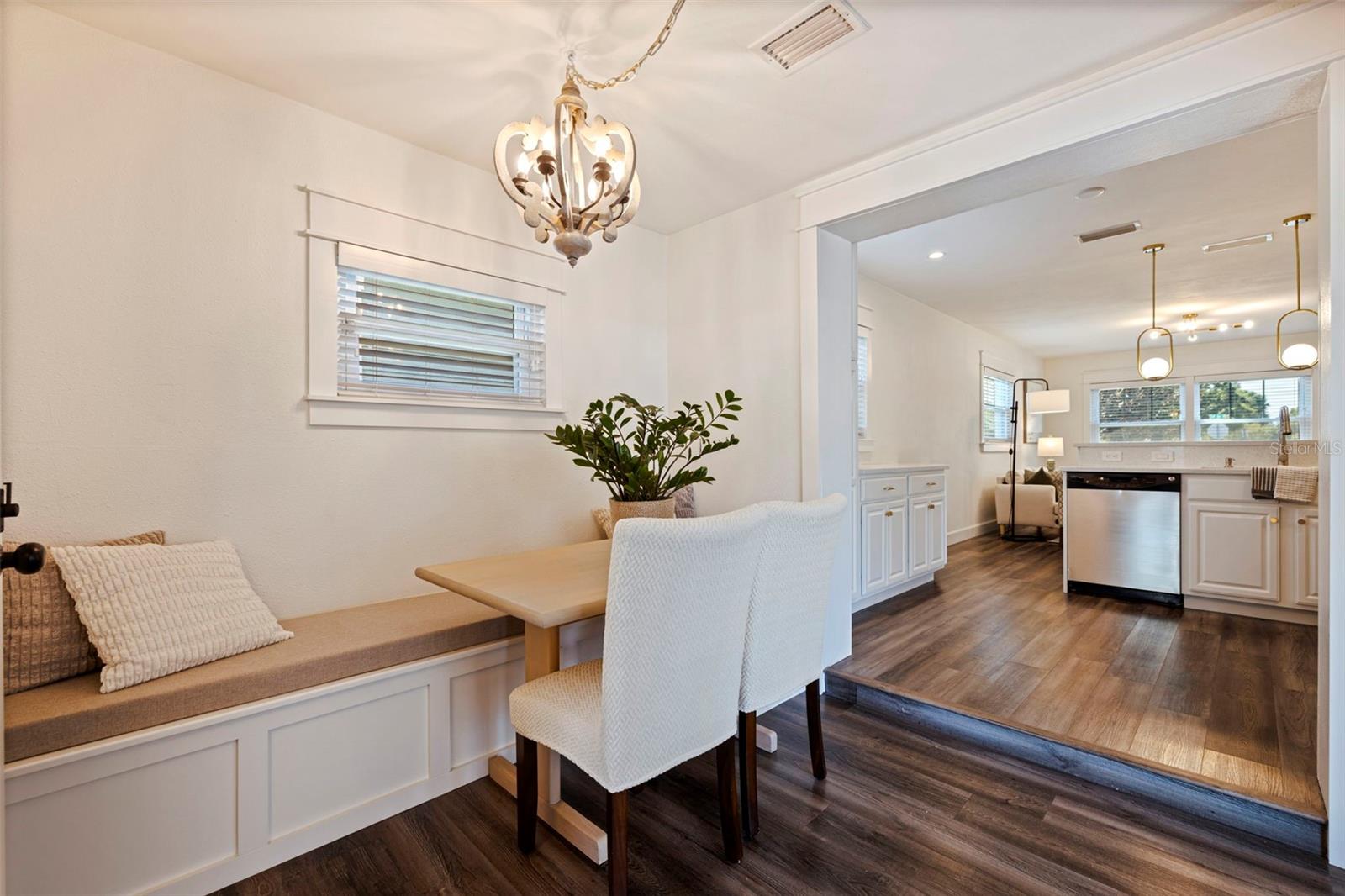Image 22 of 41 For 1023 34th Avenue N