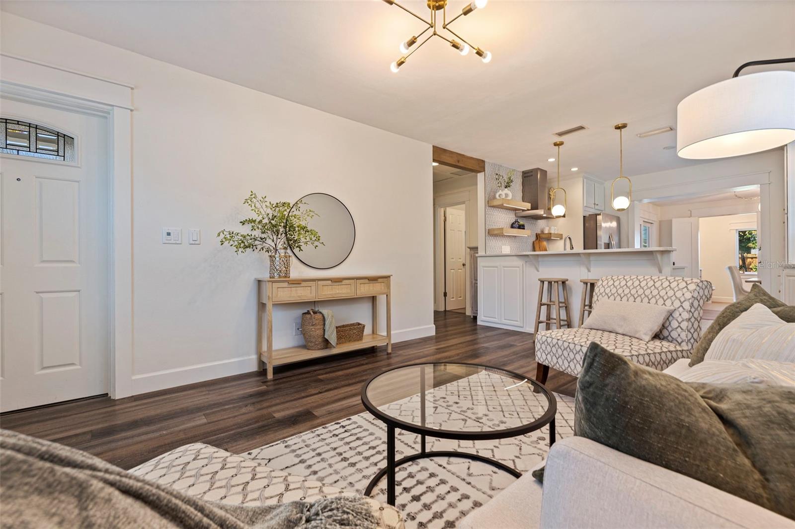 Image 6 of 41 For 1023 34th Avenue N