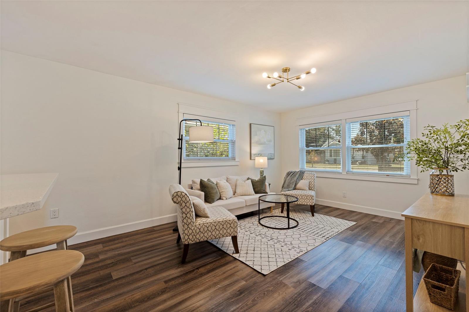 Image 8 of 41 For 1023 34th Avenue N