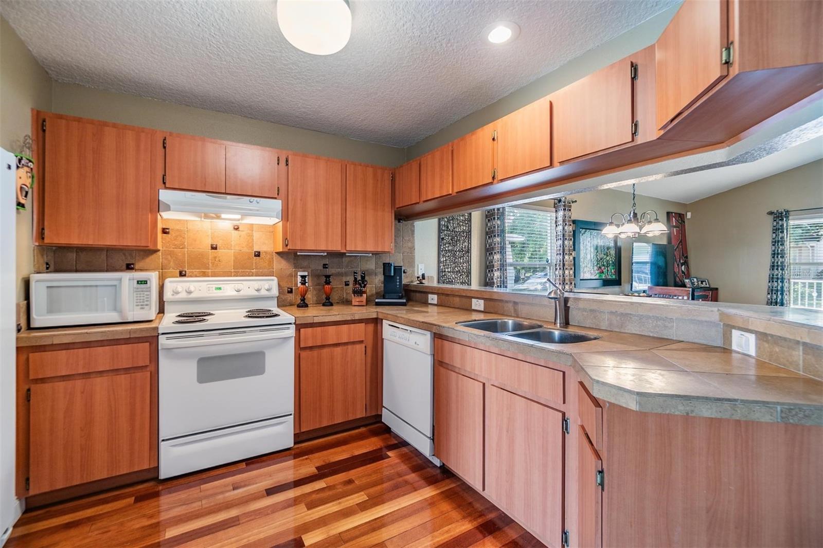 Image 10 of 29 For 7508 Mascotte Street
