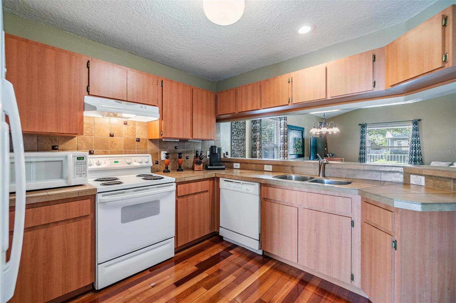 Image 8 of 29 For 7508 Mascotte Street