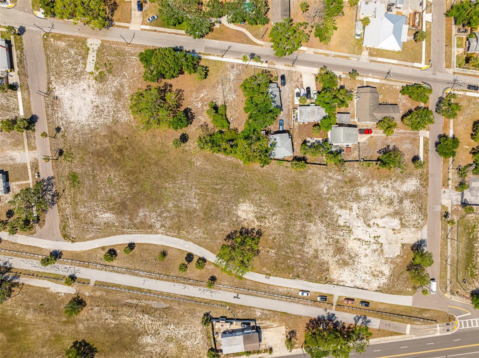 Image 4 of 31 For Garden Avenue