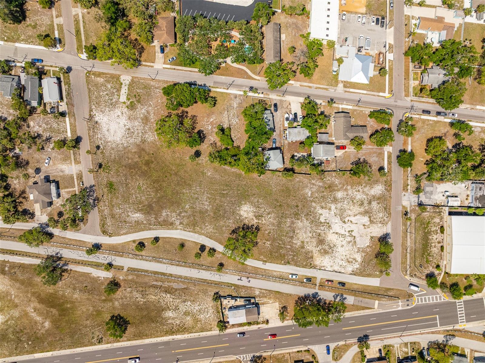 Image 5 of 31 For Garden Avenue