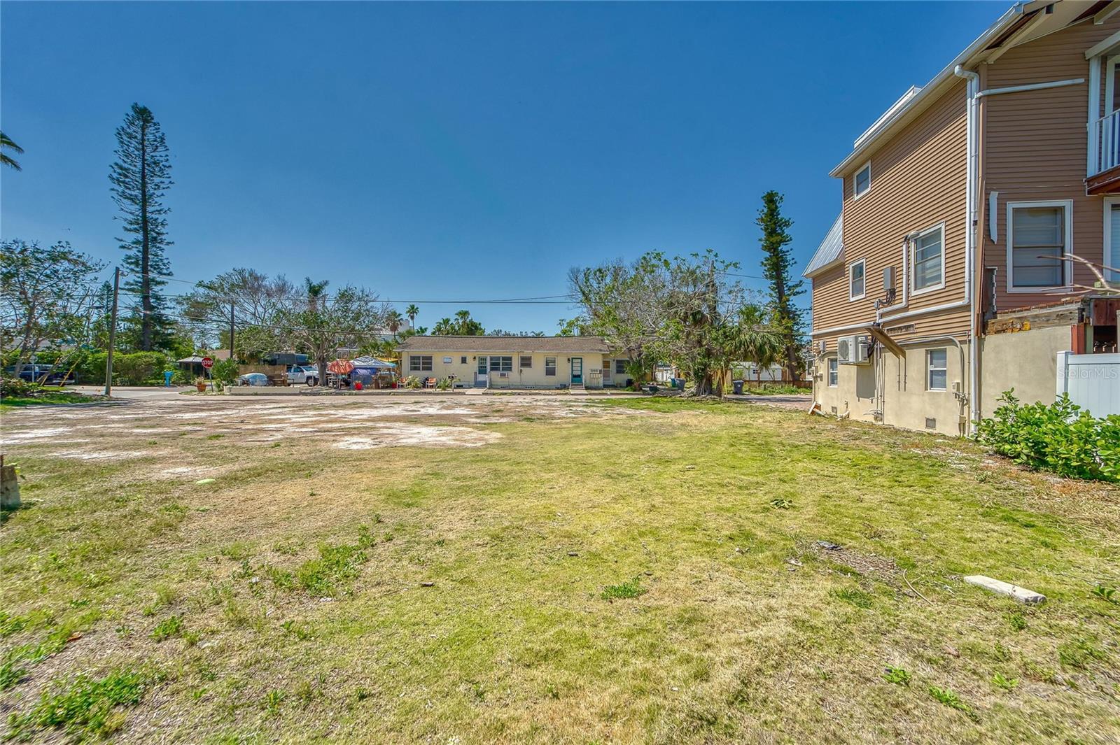 Image 10 of 43 For 12008 Lagoon Lane