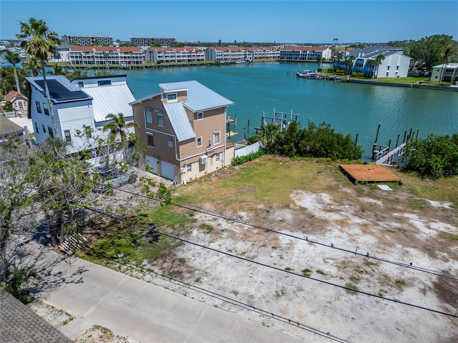 Image 17 of 43 For 12008 Lagoon Lane