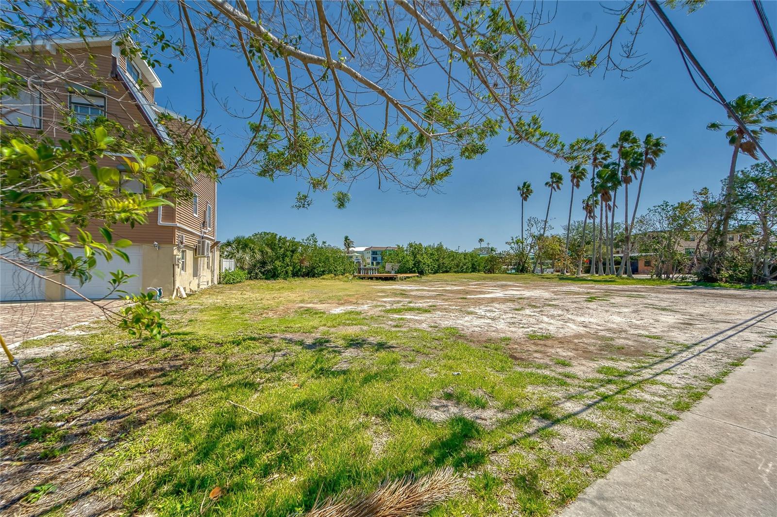 Image 8 of 43 For 12008 Lagoon Lane