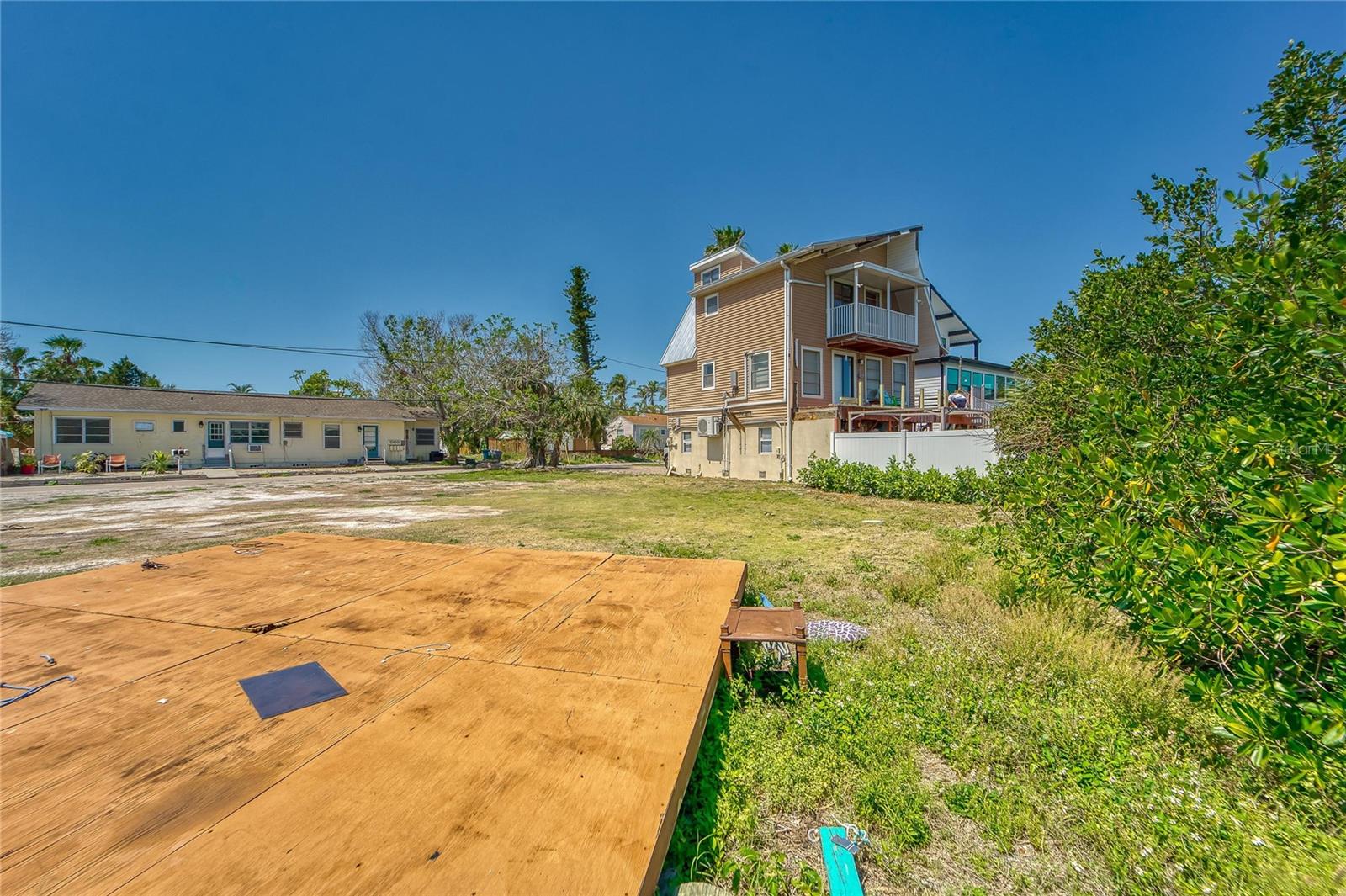 Image 9 of 43 For 12008 Lagoon Lane