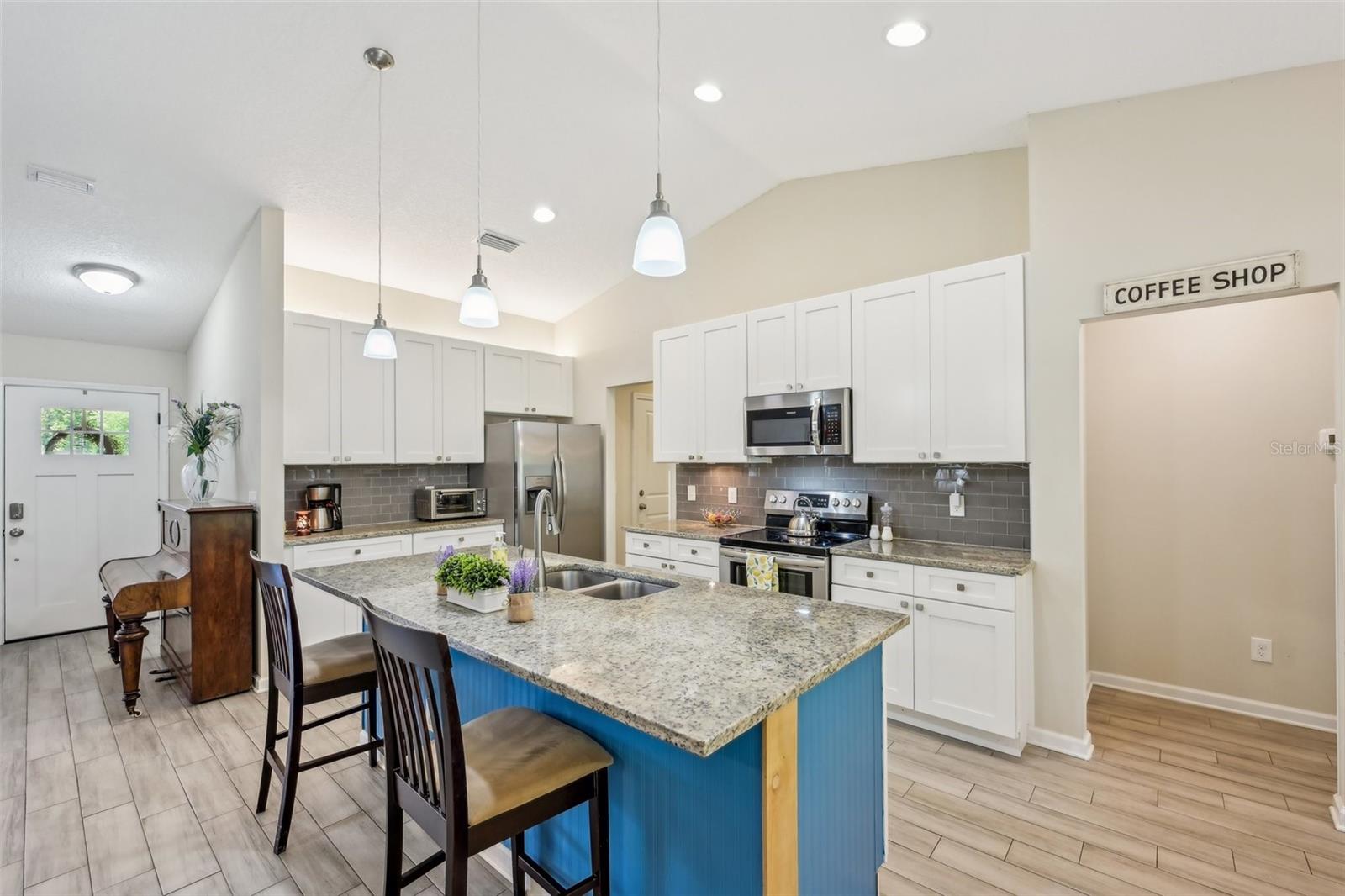 Image 10 of 39 For 2720 N Screech Owl Ave