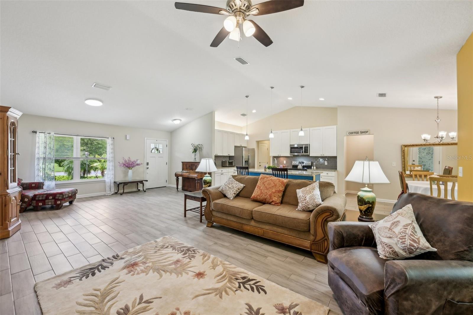 Image 5 of 39 For 2720 N Screech Owl Ave