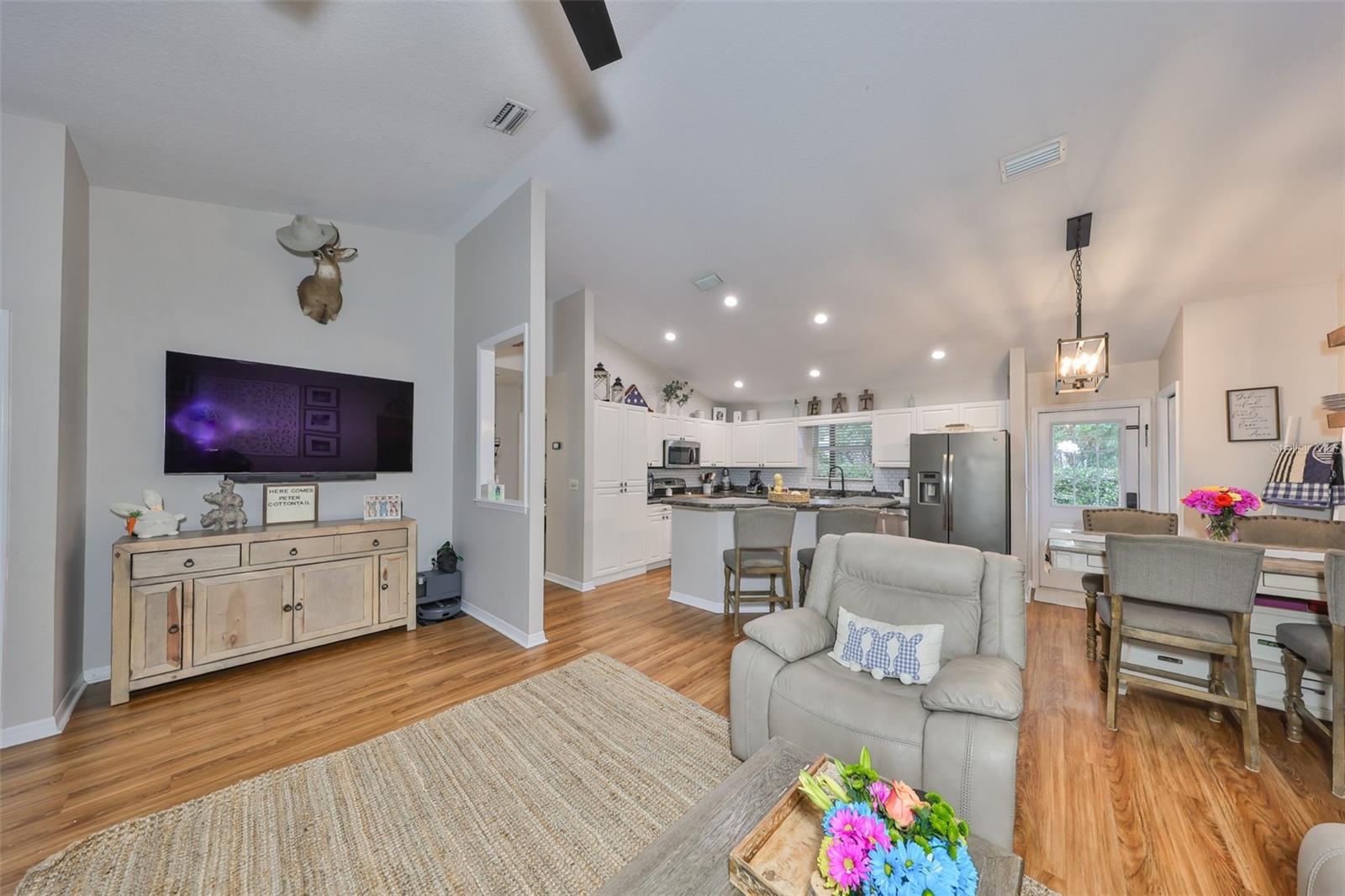 Listing photo id 8 for 8805 Van Fleet Road