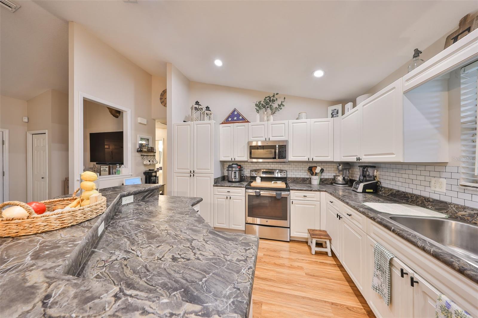 Listing photo id 12 for 8805 Van Fleet Road