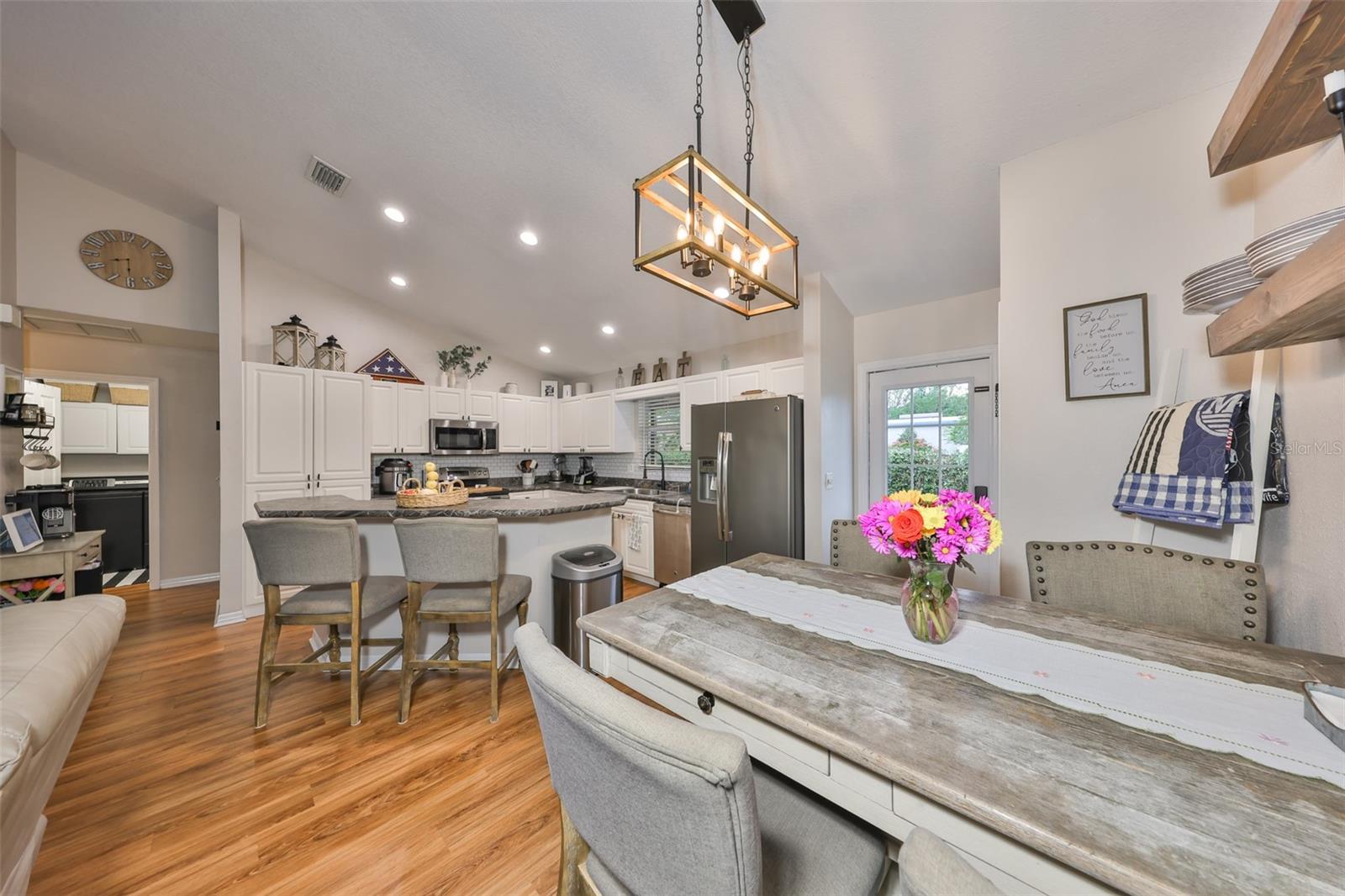 Listing photo id 15 for 8805 Van Fleet Road