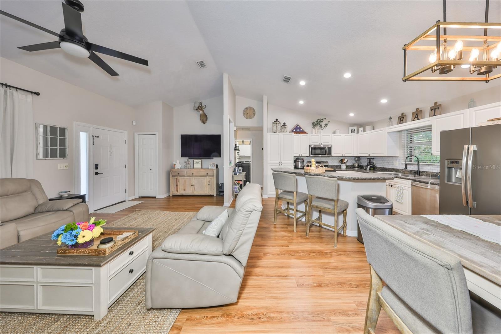 Listing photo id 7 for 8805 Van Fleet Road
