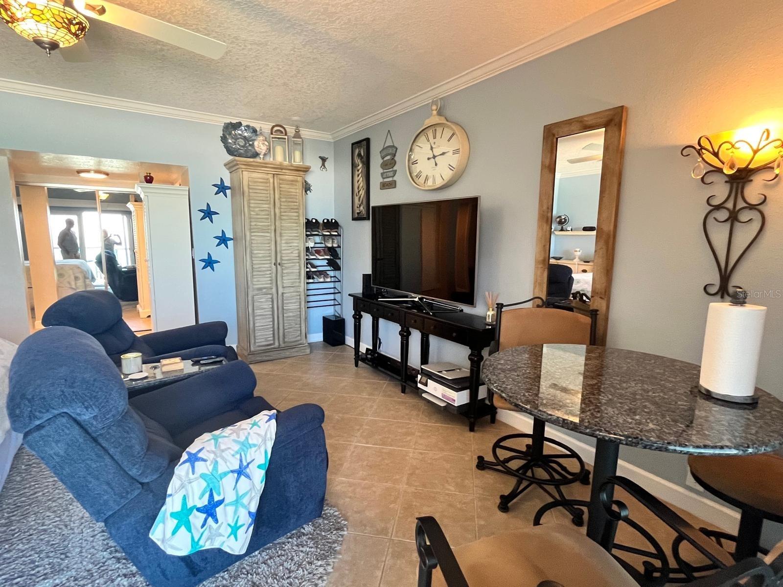 Image 9 of 75 For 880 Mandalay Avenue S511