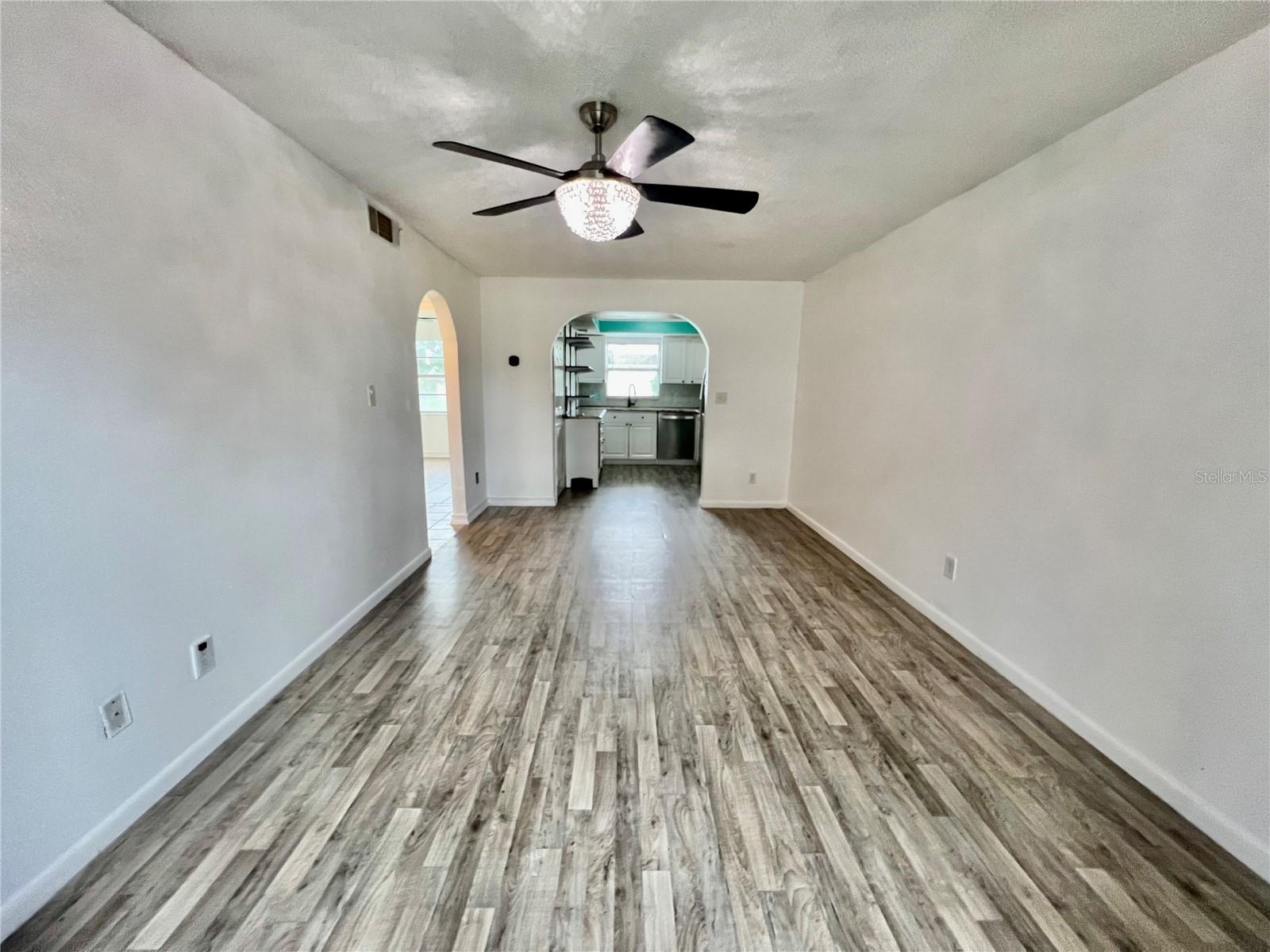 Image 4 of 15 For 7008 Mascotte Street A