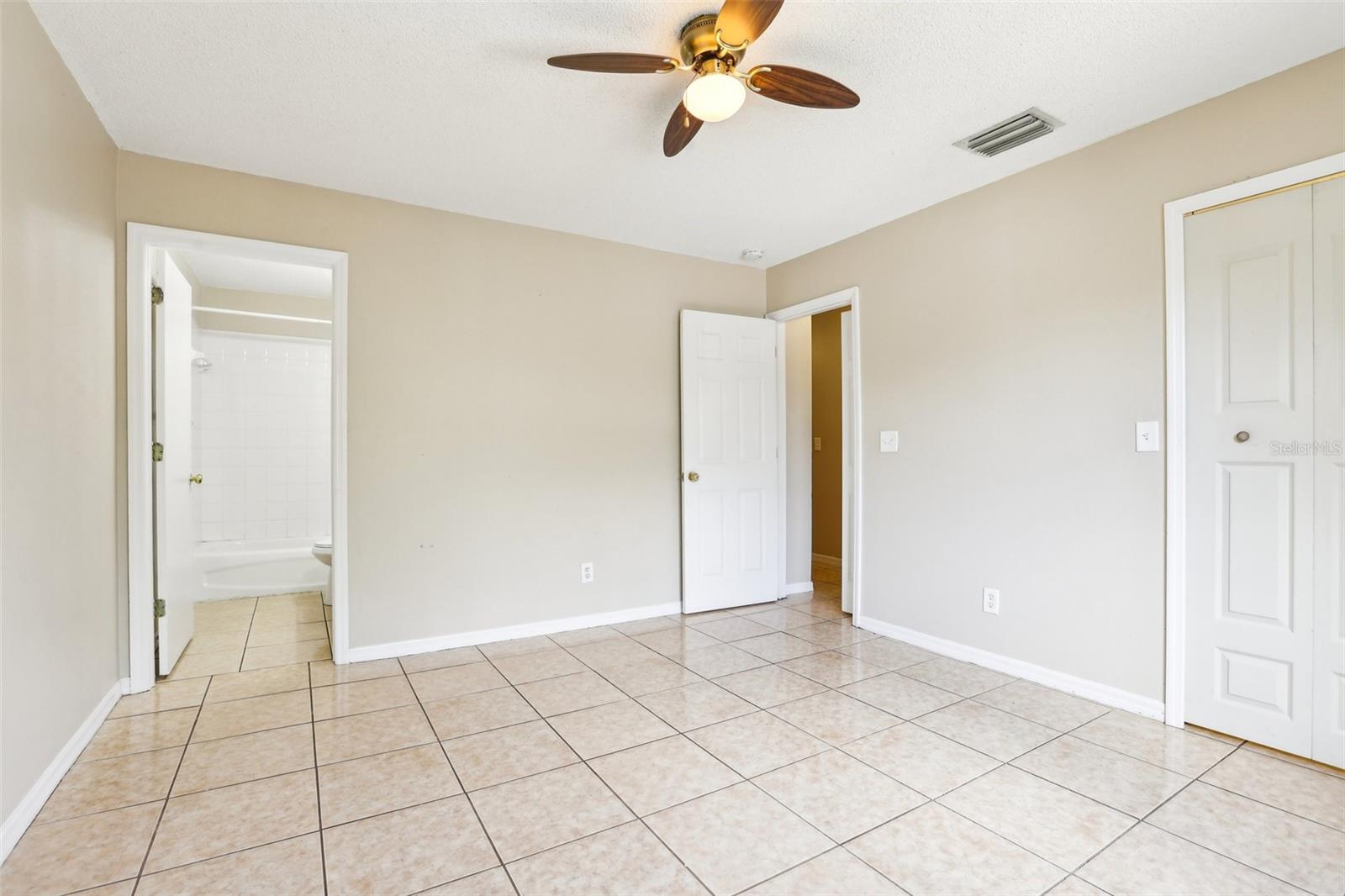 Image 24 of 34 For 7303 Bank Drive