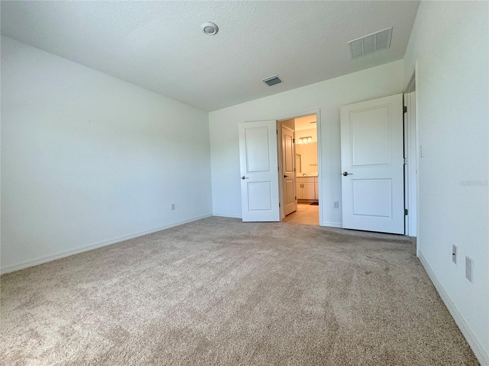 Image 14 of 24 For 11268 Fieldstone Drive