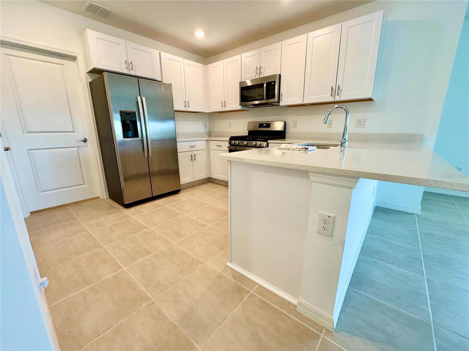 Image 8 of 24 For 11268 Fieldstone Drive