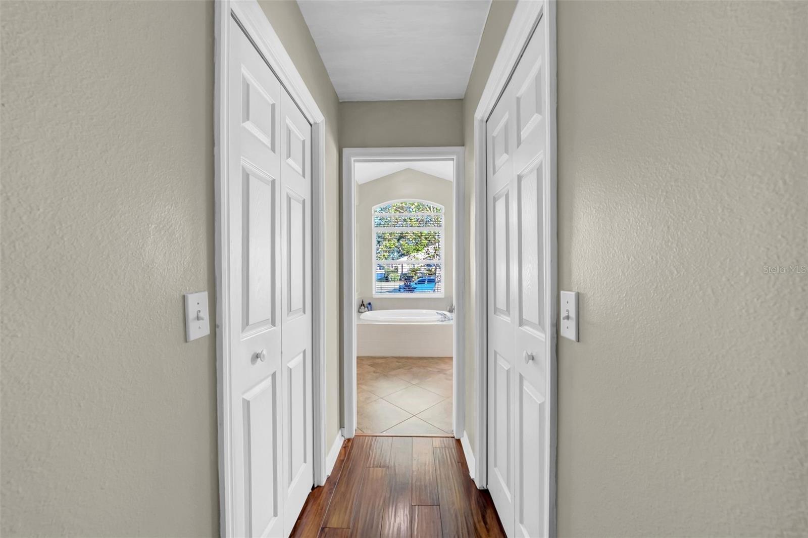 Image 15 of 40 For 4010 Lithia Ridge Boulevard