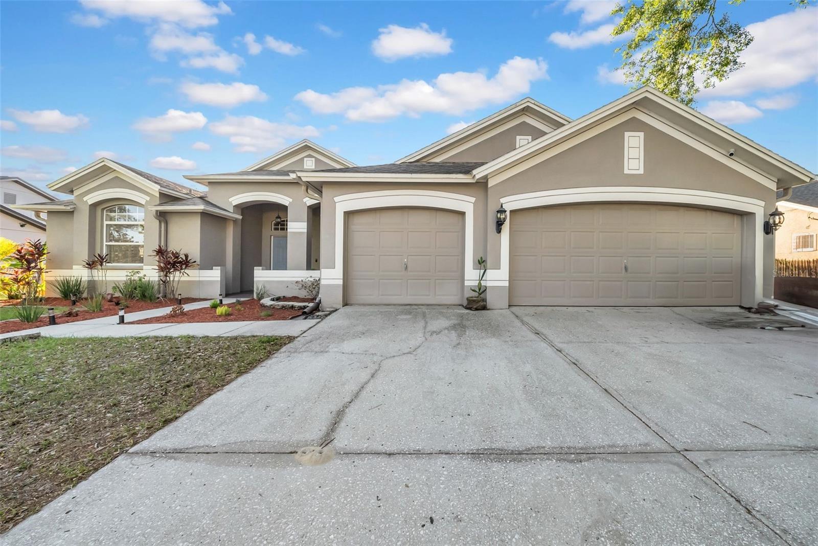 Image 2 of 40 For 4010 Lithia Ridge Boulevard