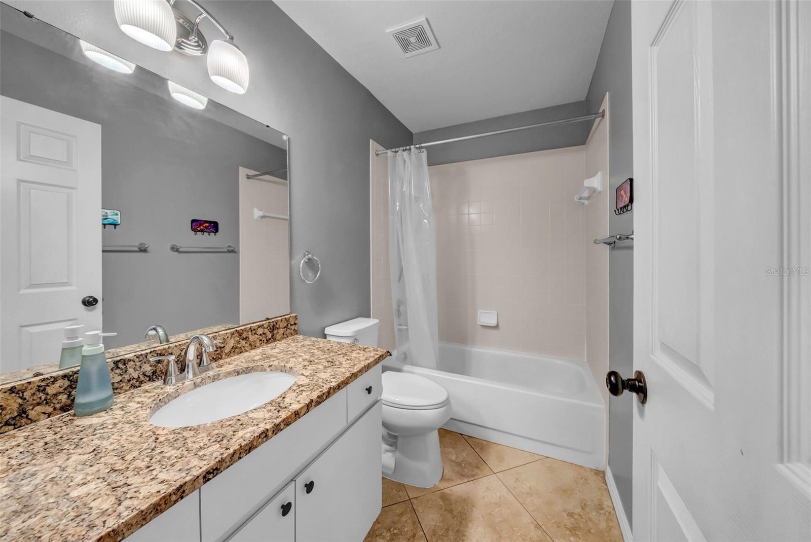 Image 21 of 40 For 4010 Lithia Ridge Boulevard