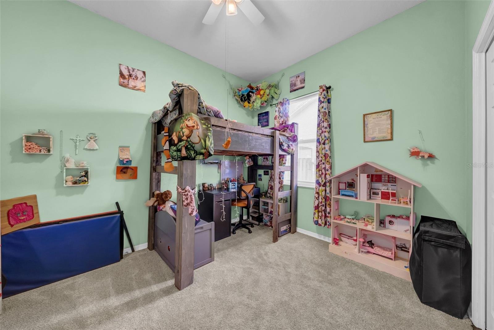 Image 22 of 40 For 4010 Lithia Ridge Boulevard
