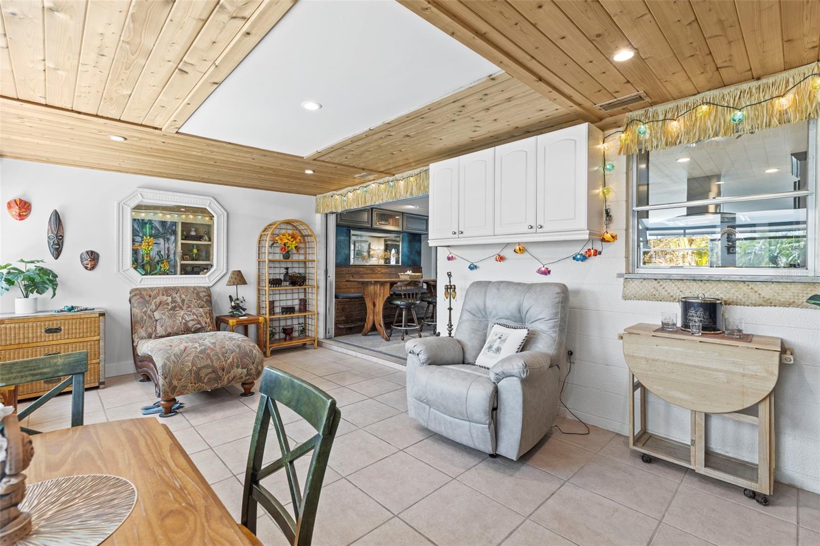 Image 14 of 41 For 595 Denburn Court