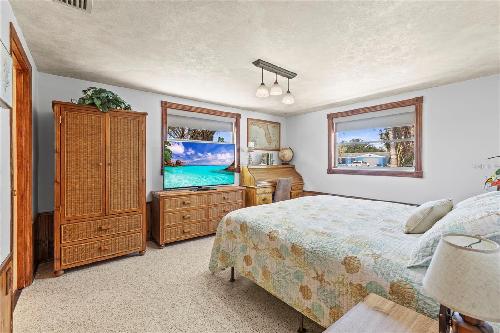 Image 15 of 41 For 595 Denburn Court