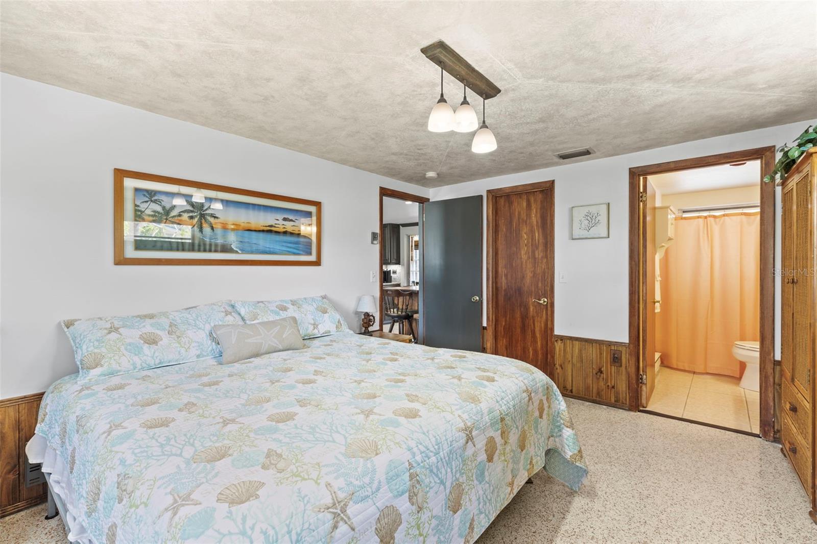 Image 16 of 41 For 595 Denburn Court