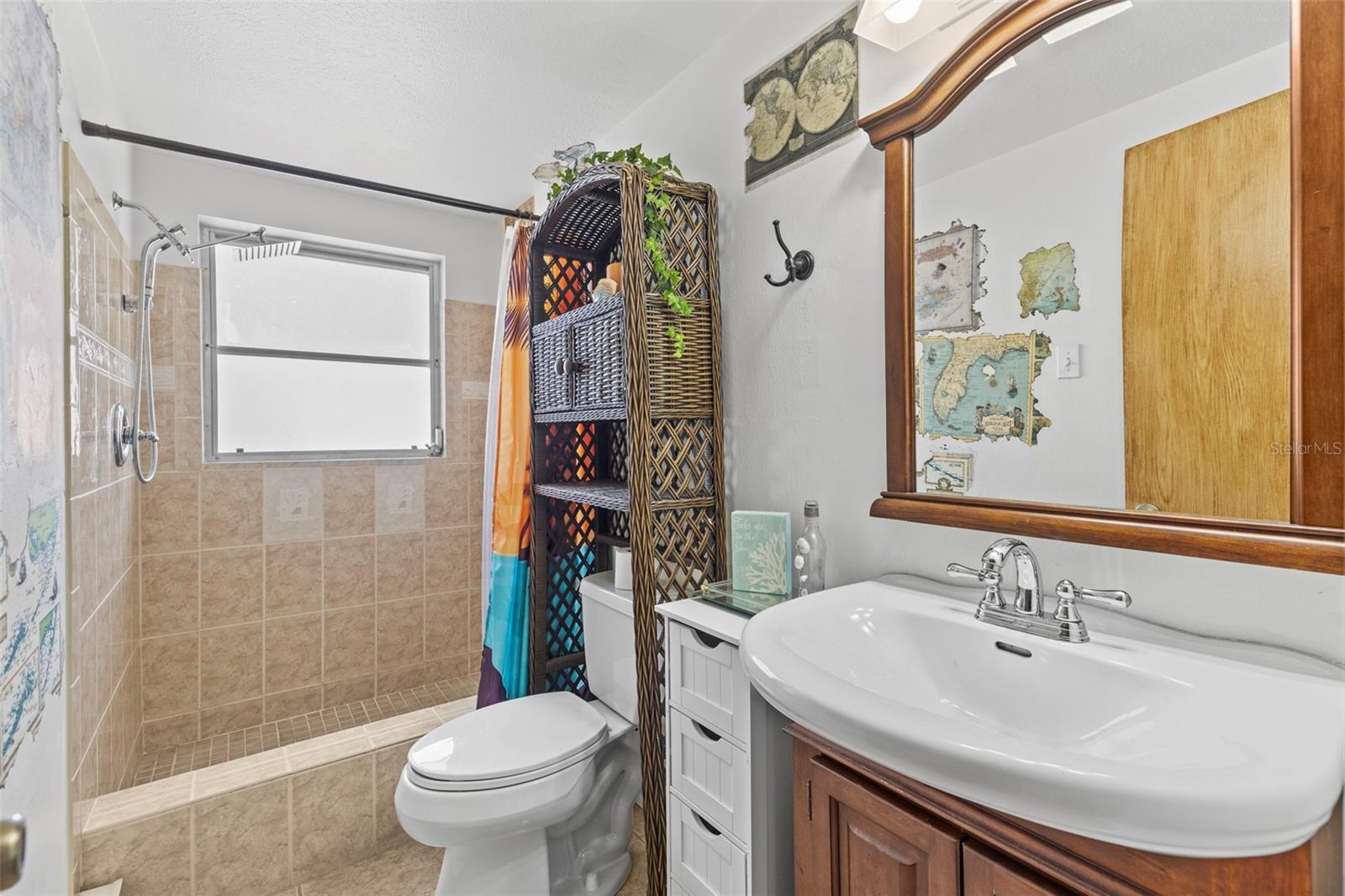 Image 20 of 41 For 595 Denburn Court