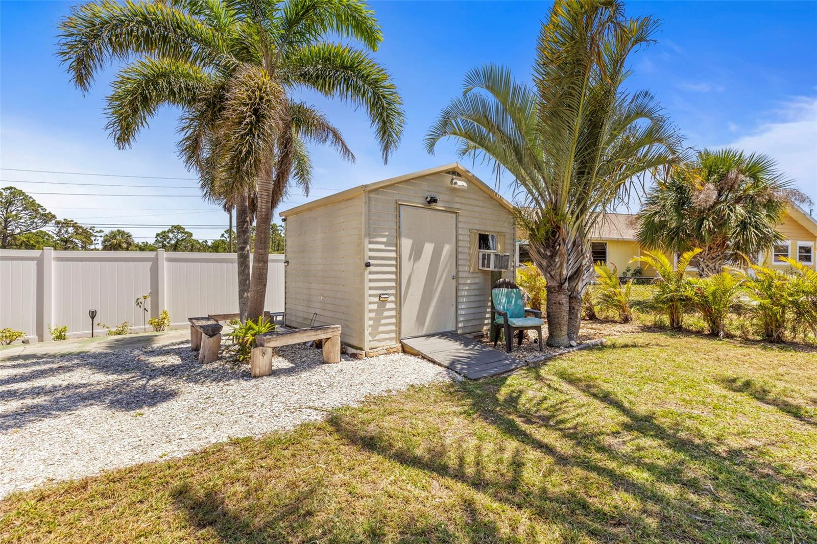 Image 32 of 41 For 595 Denburn Court