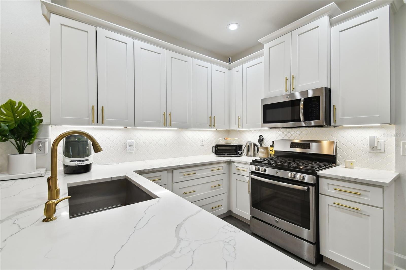 Image 17 of 67 For 10011 Parley Drive
