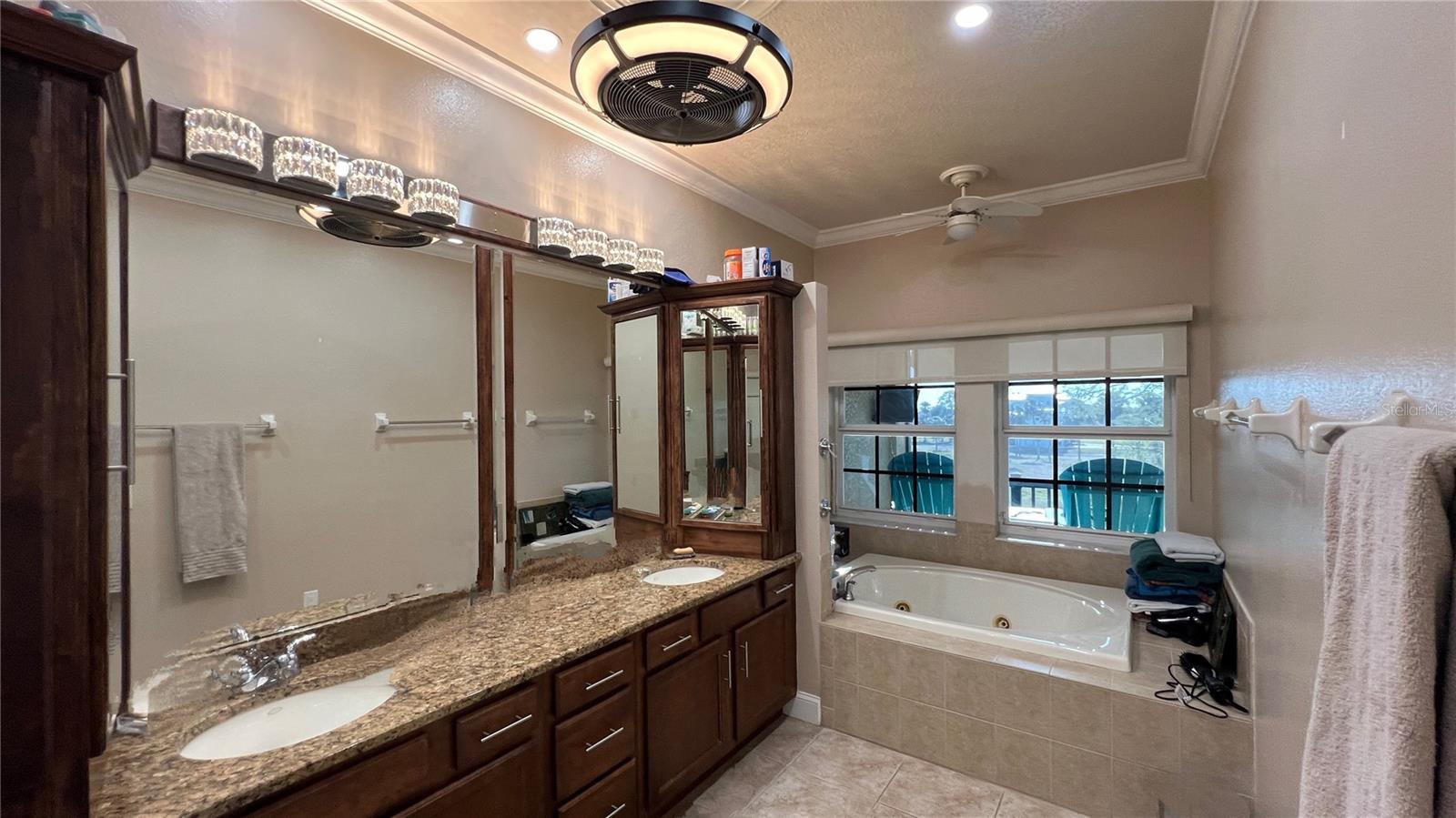 Image 12 of 34 For 6533 Channelside Drive