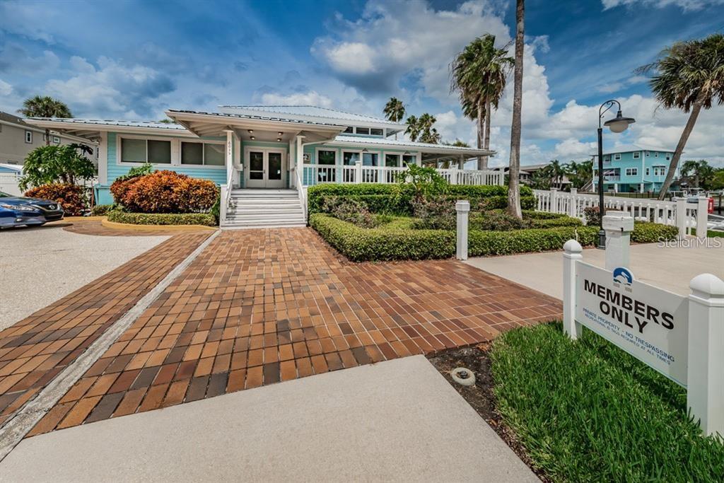 Image 18 of 34 For 6533 Channelside Drive