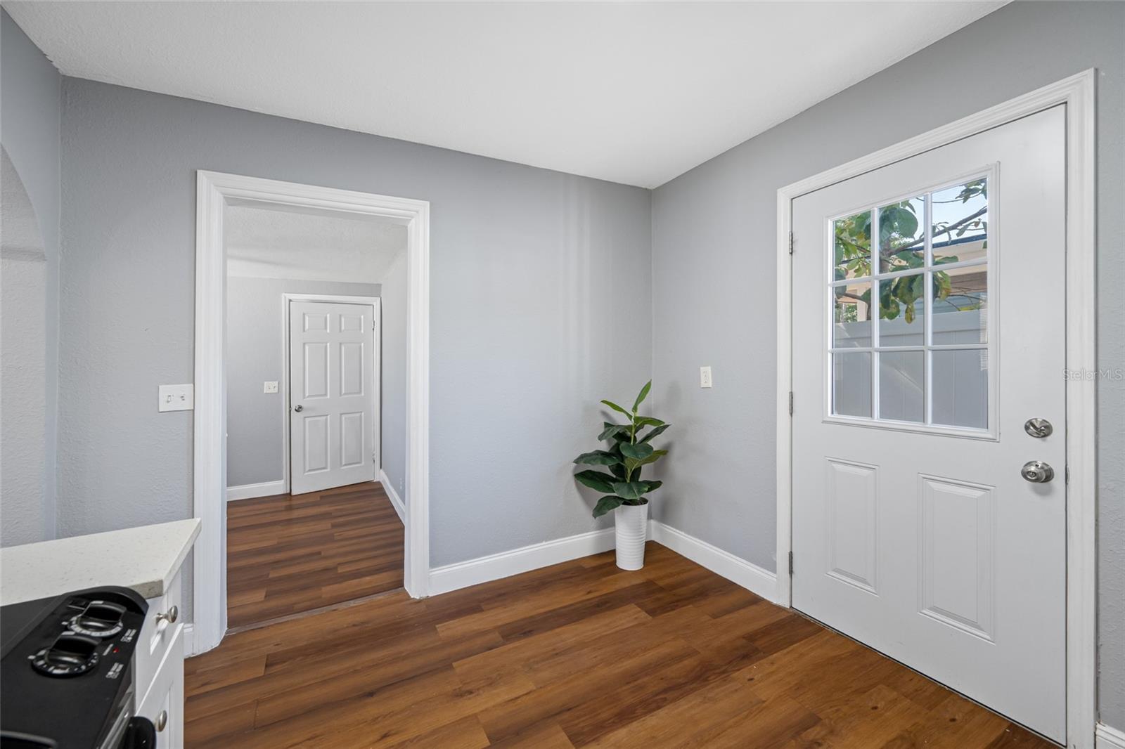 Image 26 of 59 For 1290 Bertland Way