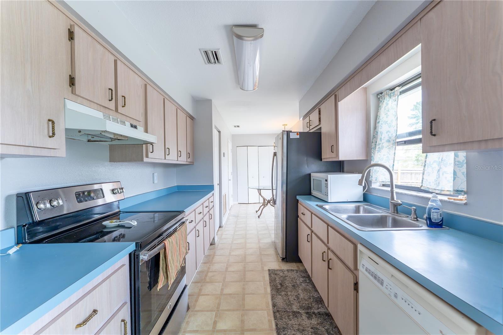 Image 21 of 52 For 14791 29th Avenue Road