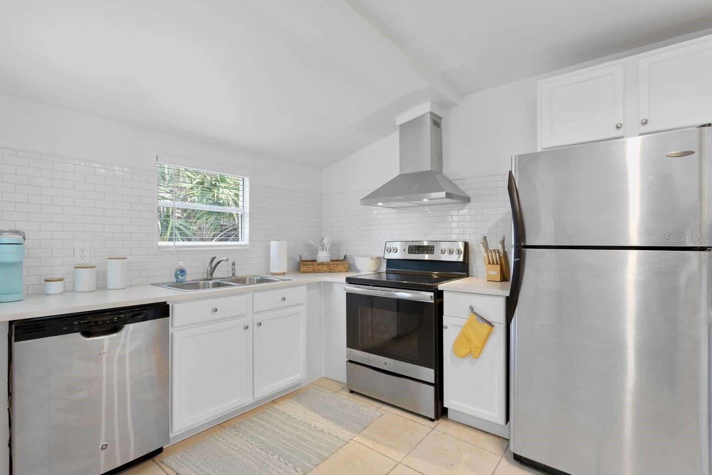 Image 15 of 42 For 2215 Thrace Street