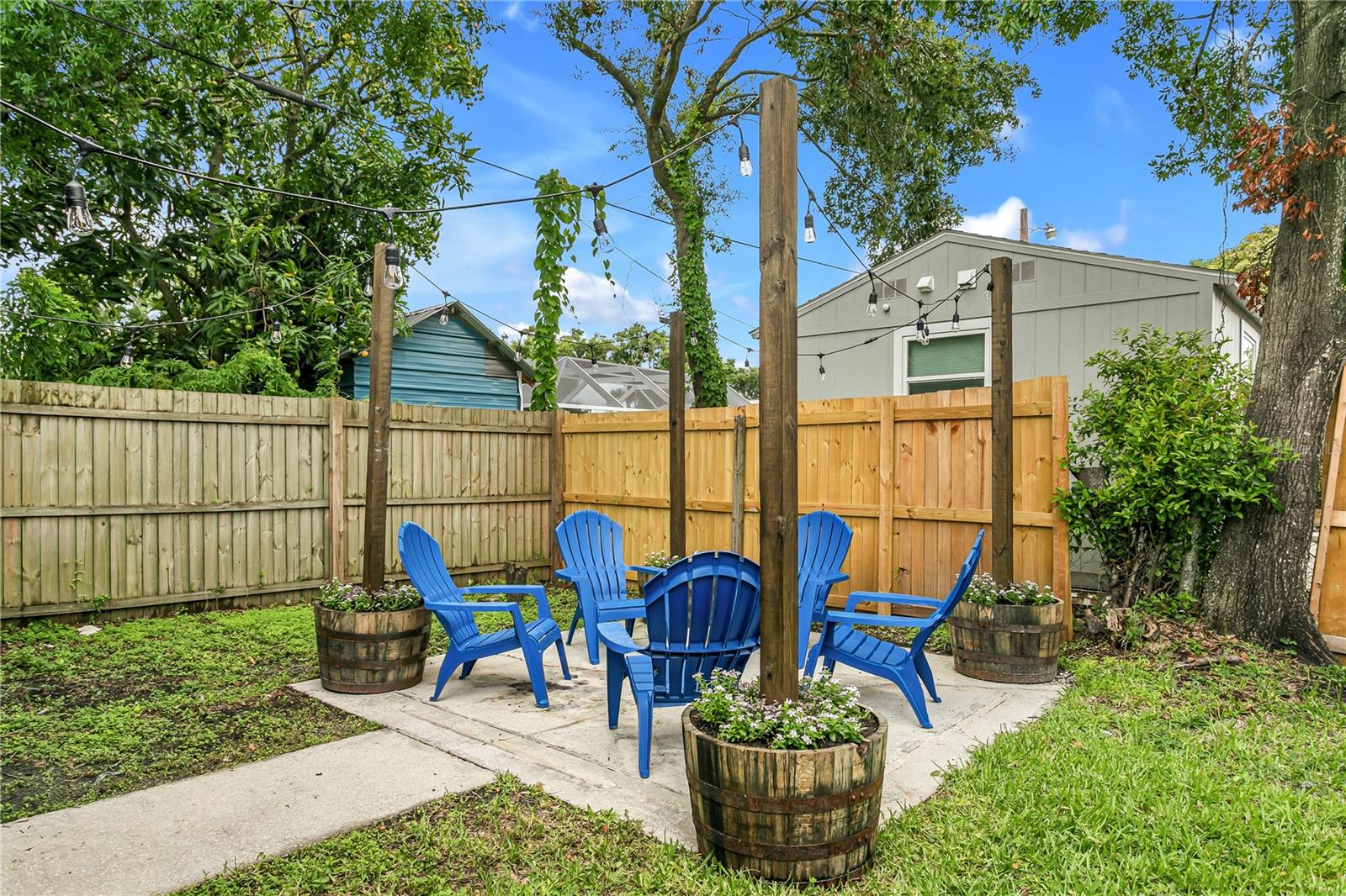 Image 2 of 42 For 2215 Thrace Street