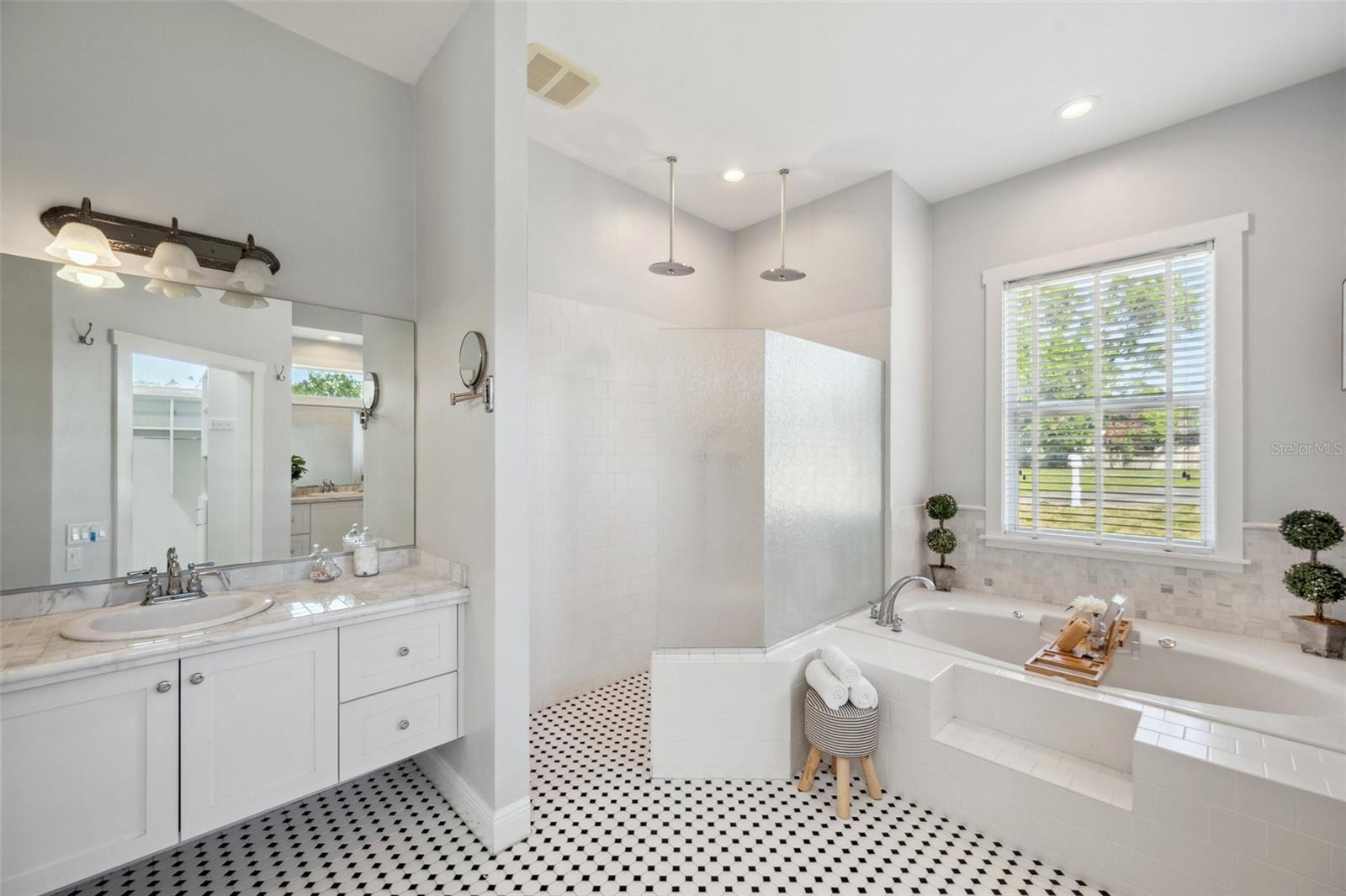 Image 17 of 99 For 806 Linwood Terrace
