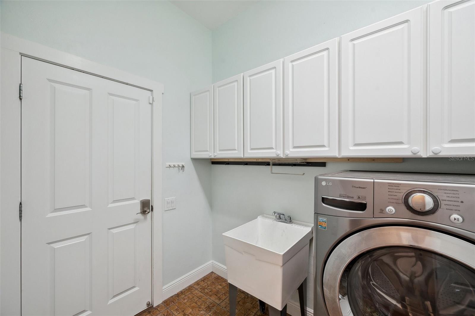 Image 38 of 99 For 806 Linwood Terrace