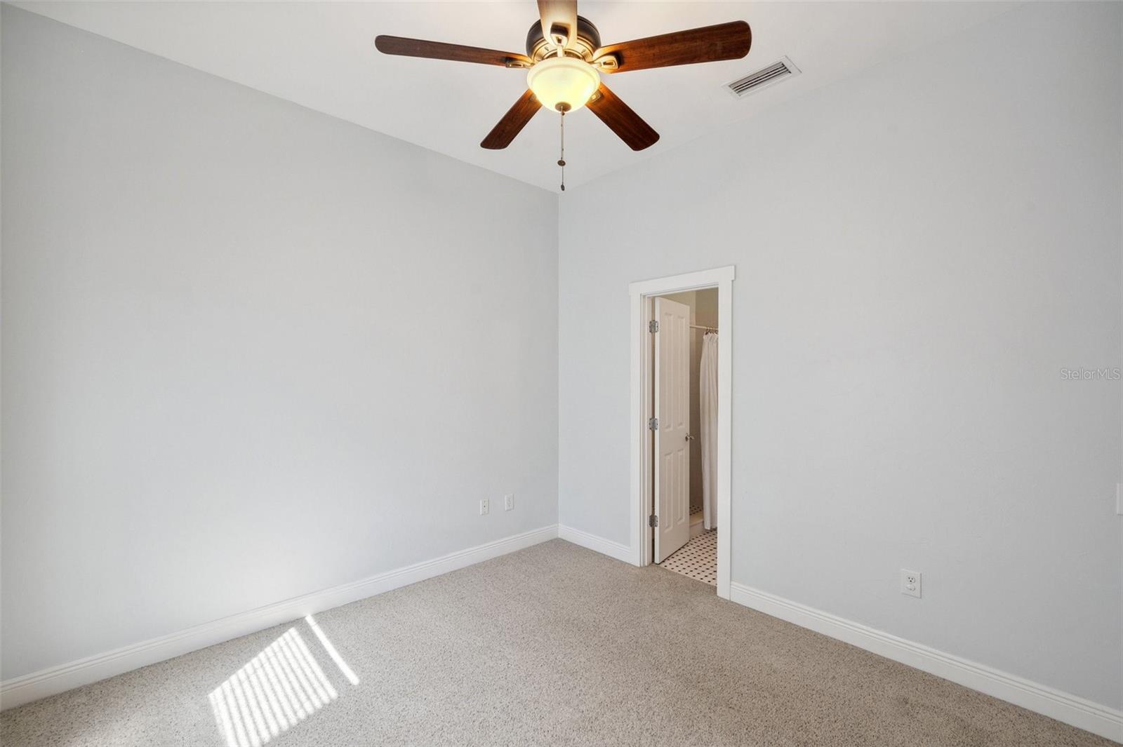 Image 40 of 99 For 806 Linwood Terrace