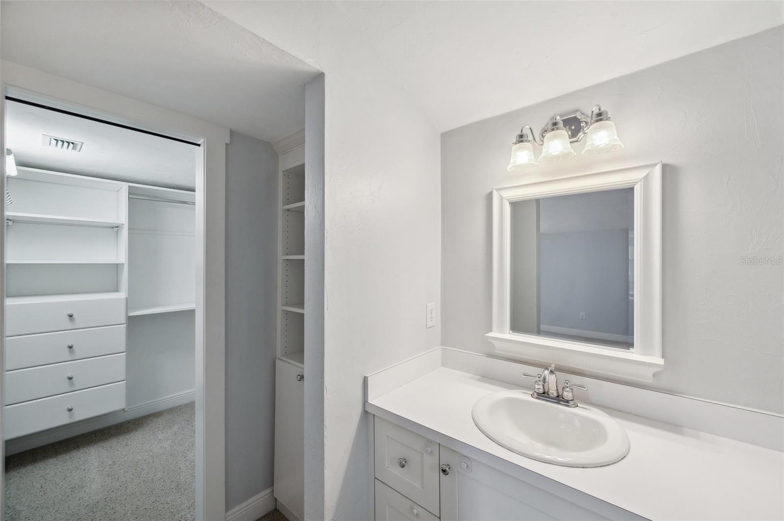 Image 53 of 99 For 806 Linwood Terrace