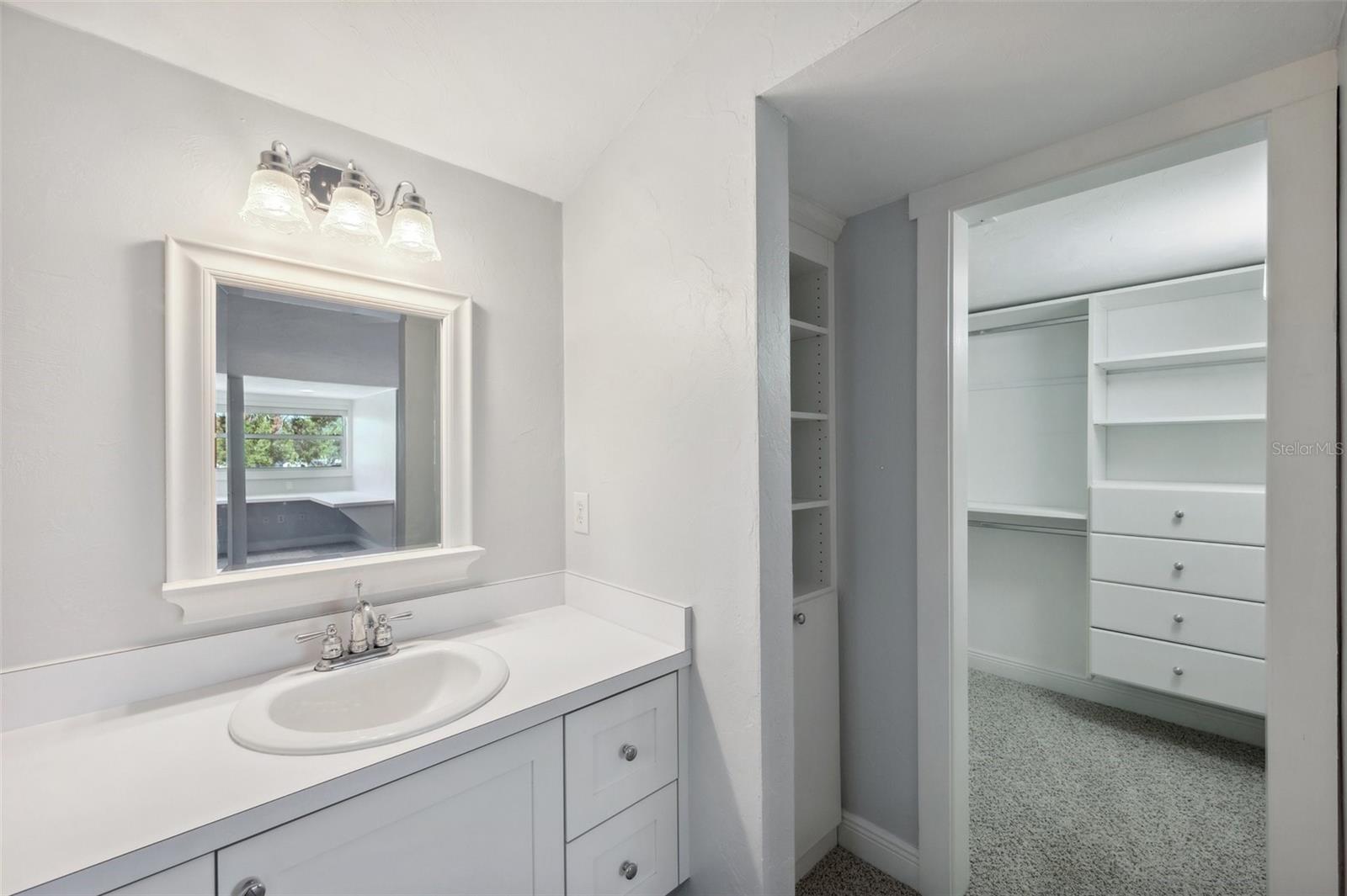Image 62 of 99 For 806 Linwood Terrace
