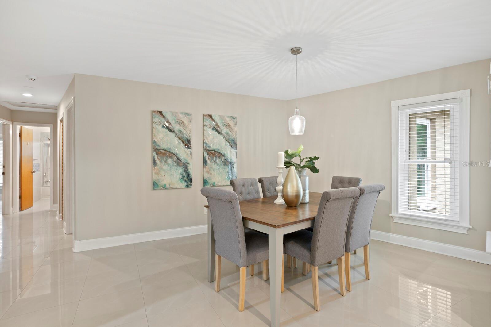 Image 11 of 48 For 6213 Queensway Drive