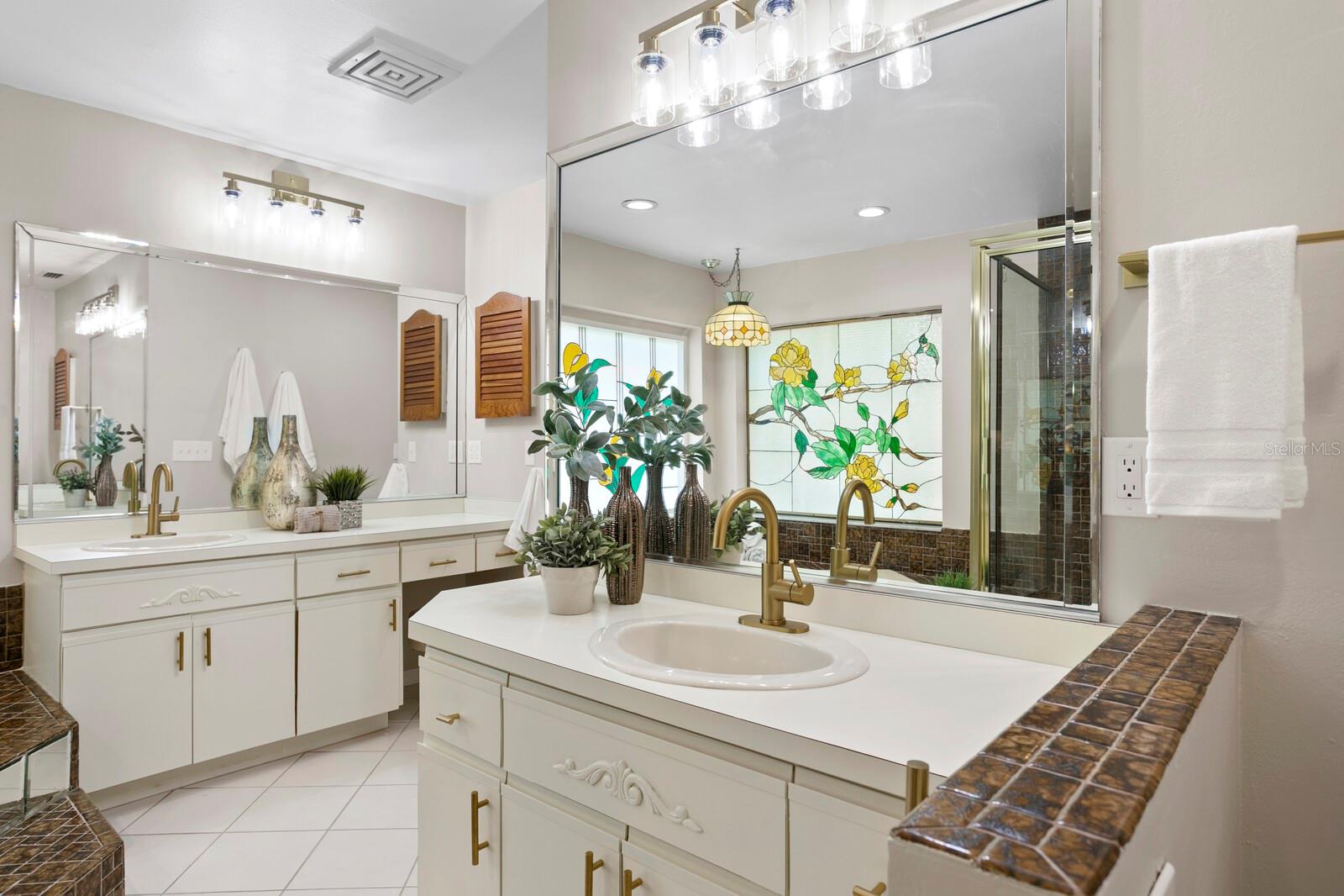 Image 31 of 48 For 6213 Queensway Drive