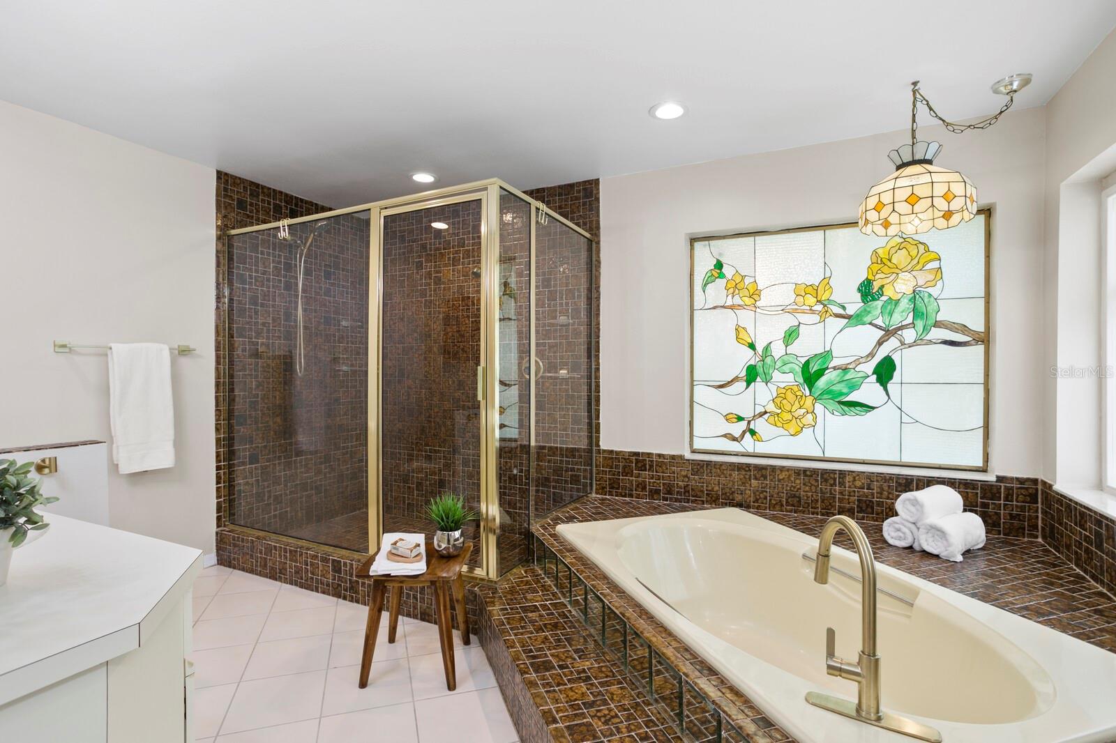 Image 32 of 48 For 6213 Queensway Drive