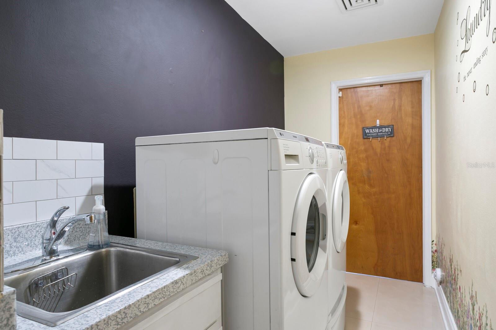 Image 39 of 48 For 6213 Queensway Drive