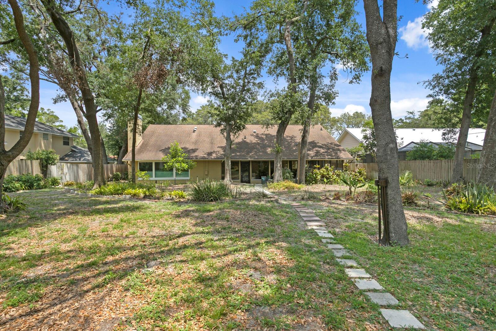 Image 4 of 48 For 6213 Queensway Drive