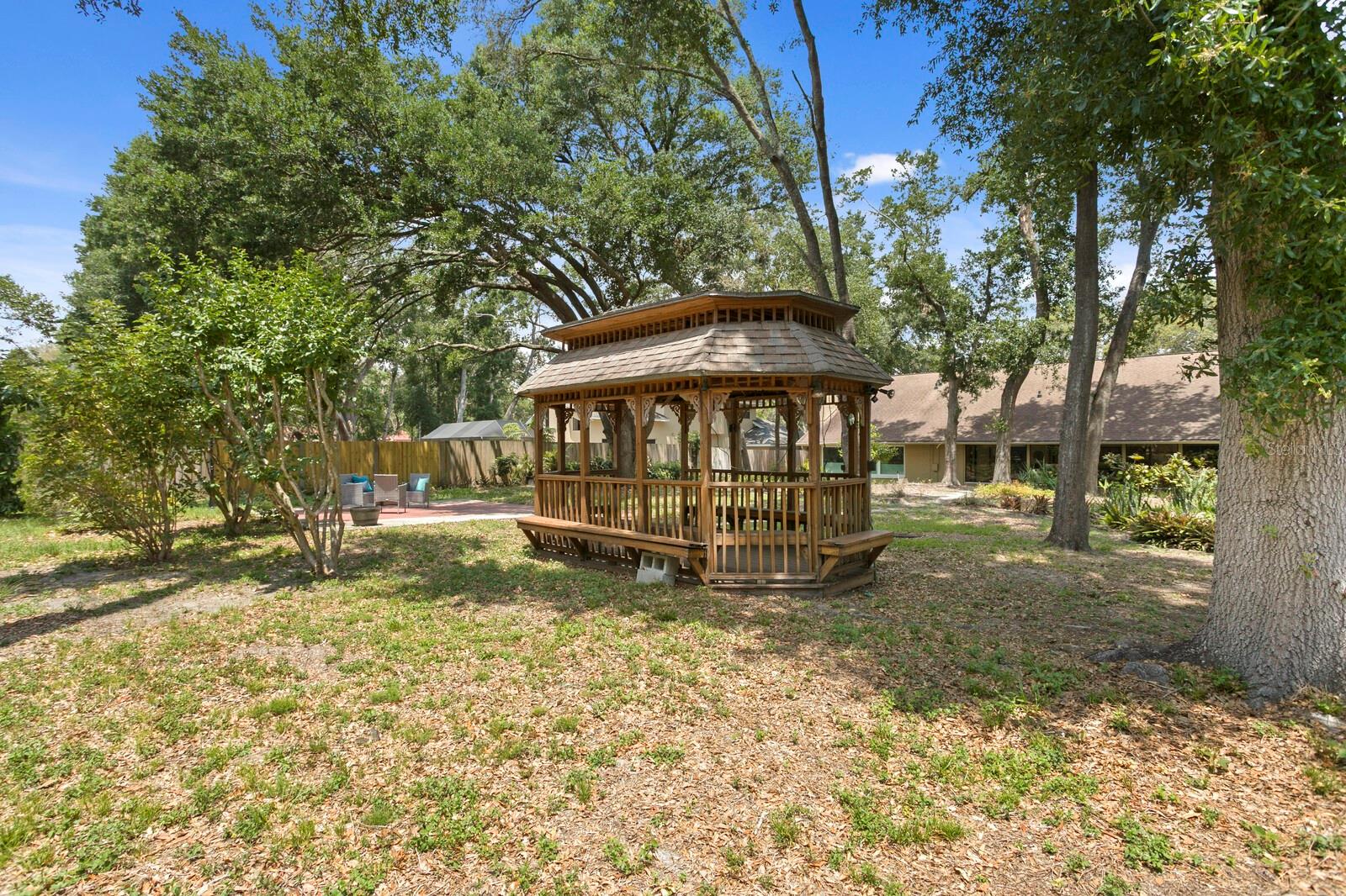 Image 40 of 48 For 6213 Queensway Drive
